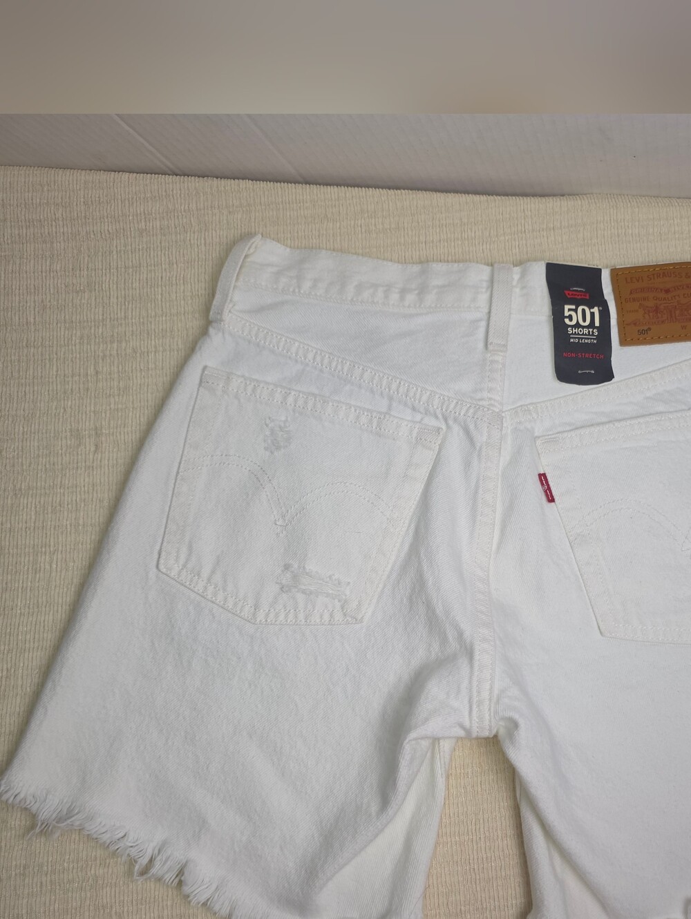 Levis Premium 501 Mid Length Shorts Womens W25 White NWT Distressed Button Fly